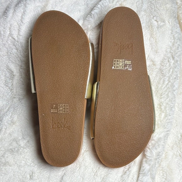 Pelican Leather Platform Sandal
PLATINUM/BEACH - Picture 4 of 5